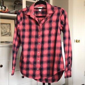 Black and coral plaid button down blue detail S